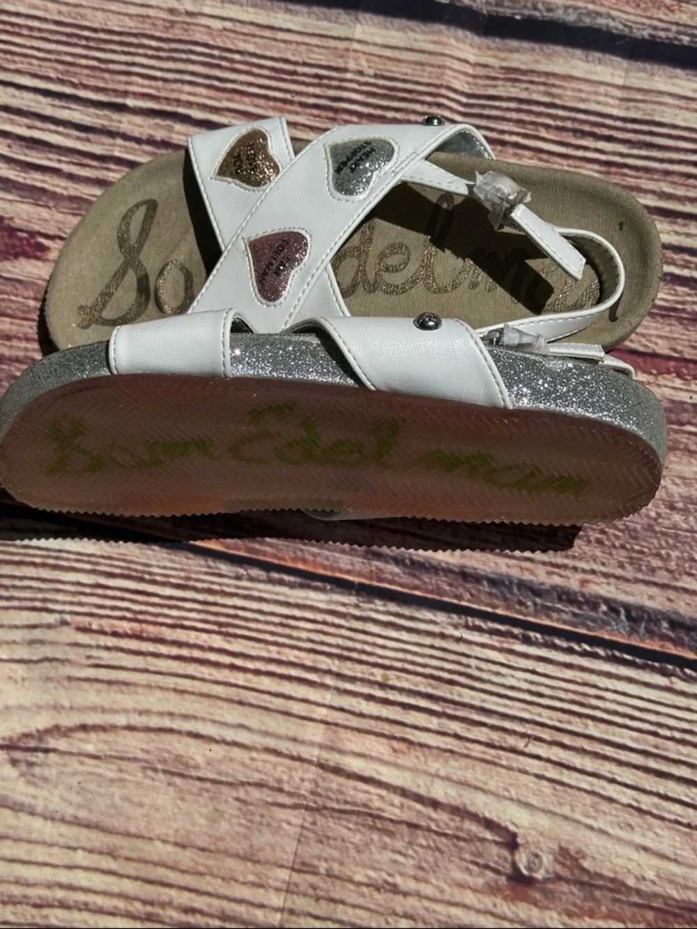 glam White Kids Sandals with Glitter Heart Accents